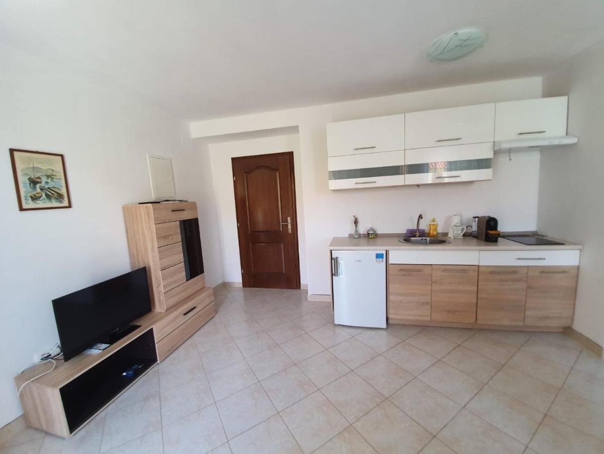 Apartments Vido Vodice Buitenkant foto